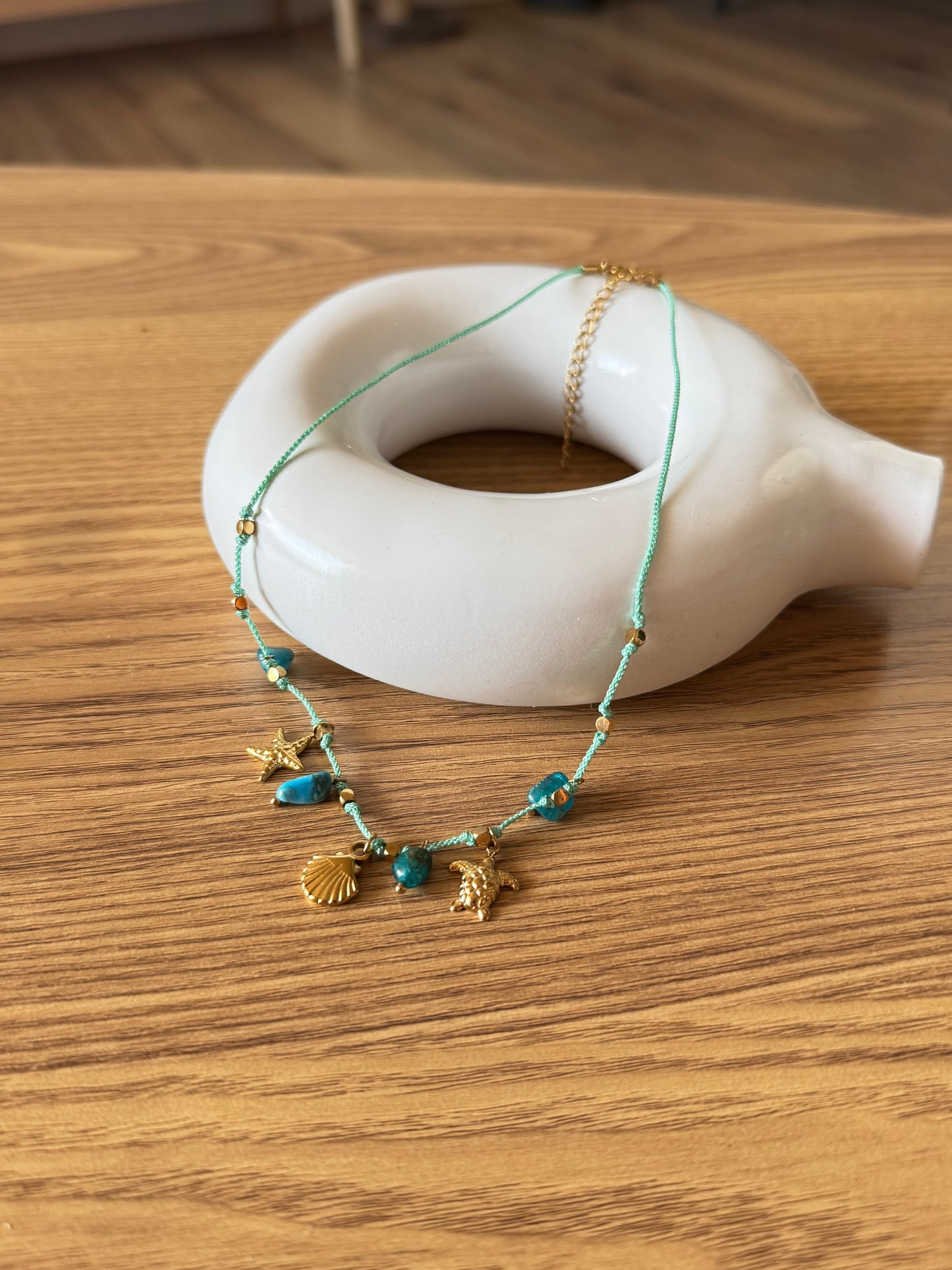 Collier cordon marin et coquillage turquoise
